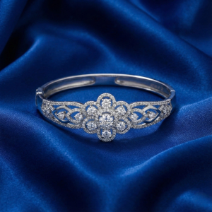 BST Xuân Ánh Bạc - Vòng tay